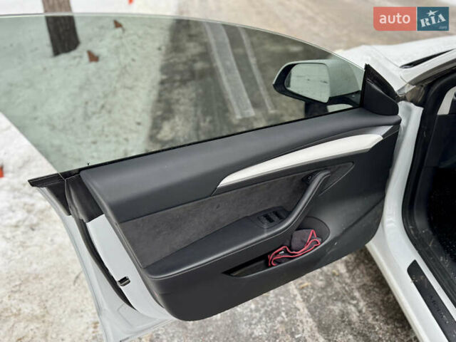 Білий Тесла Модель 3, об'ємом двигуна 0 л та пробігом 89 тис. км за 22000 $, фото 16 на Automoto.ua