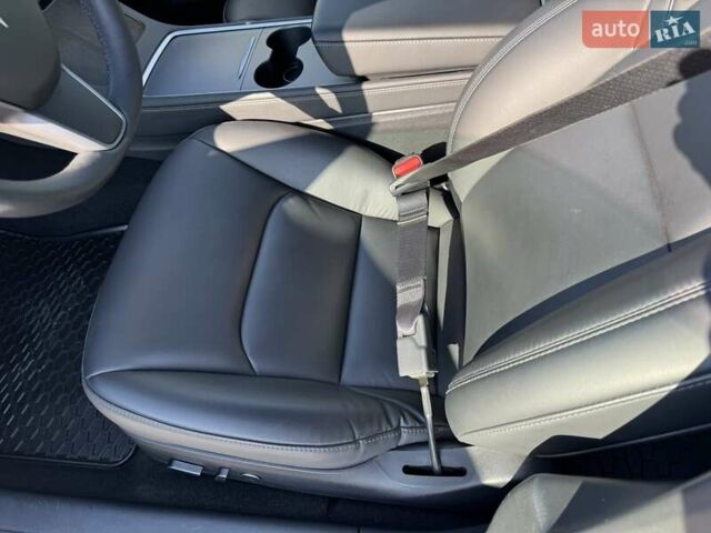 Белый Тесла Модель 3, объемом двигателя 0 л и пробегом 56 тыс. км за 20877 $, фото 7 на Automoto.ua