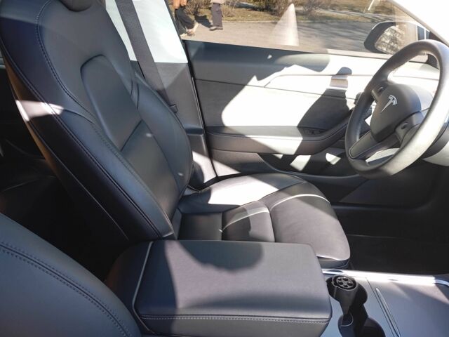 Белый Тесла Модель 3, объемом двигателя 0 л и пробегом 56 тыс. км за 24500 $, фото 8 на Automoto.ua