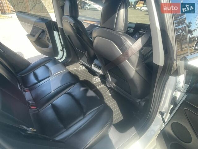 Белый Тесла Модель 3, объемом двигателя 0 л и пробегом 142 тыс. км за 22900 $, фото 25 на Automoto.ua