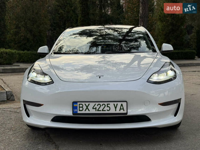 Белый Тесла Модель 3, объемом двигателя 0 л и пробегом 75 тыс. км за 19500 $, фото 10 на Automoto.ua