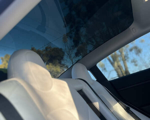 Білий Тесла Модель 3, об'ємом двигуна 0 л та пробігом 38 тис. км за 20999 $, фото 28 на Automoto.ua