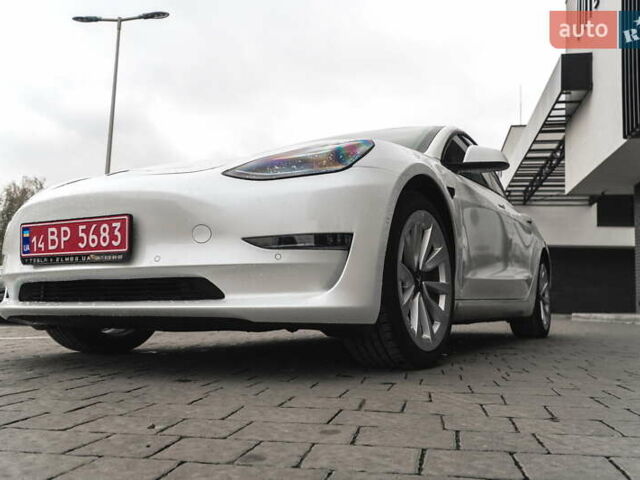 Білий Тесла Модель 3, об'ємом двигуна 0 л та пробігом 3 тис. км за 42000 $, фото 3 на Automoto.ua