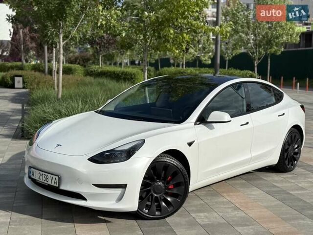 Білий Тесла Модель 3, об'ємом двигуна 0 л та пробігом 65 тис. км за 34500 $, фото 1 на Automoto.ua