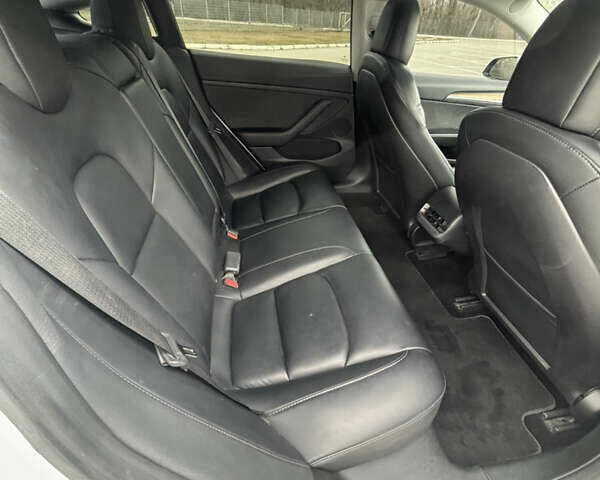 Білий Тесла Модель 3, об'ємом двигуна 0 л та пробігом 76 тис. км за 16500 $, фото 20 на Automoto.ua