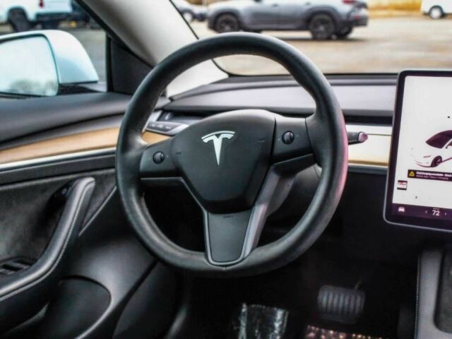 Белый Тесла Модель 3, объемом двигателя 0 л и пробегом 19 тыс. км за 10500 $, фото 7 на Automoto.ua
