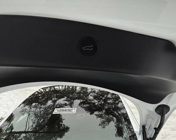 Білий Тесла Модель 3, об'ємом двигуна 0 л та пробігом 42 тис. км за 22100 $, фото 12 на Automoto.ua