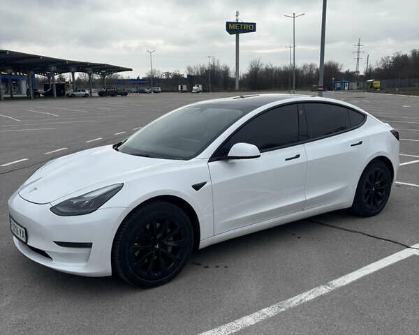 Білий Тесла Модель 3, об'ємом двигуна 0 л та пробігом 76 тис. км за 16500 $, фото 2 на Automoto.ua