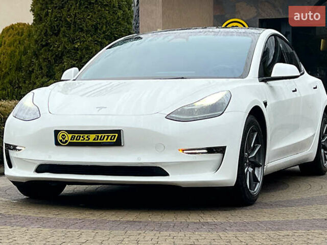 Білий Тесла Модель 3, об'ємом двигуна 0 л та пробігом 33 тис. км за 21300 $, фото 2 на Automoto.ua