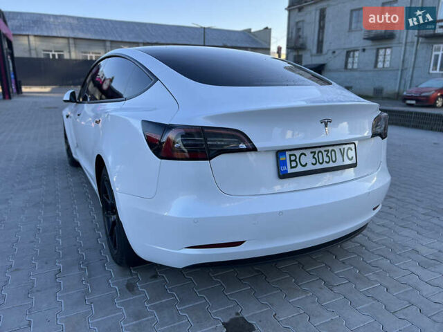 Білий Тесла Модель 3, об'ємом двигуна 0 л та пробігом 33 тис. км за 23900 $, фото 6 на Automoto.ua