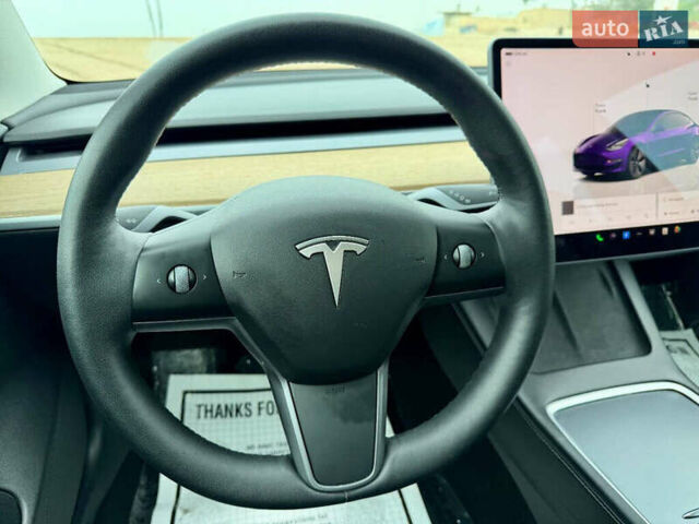 Белый Тесла Модель 3, объемом двигателя 0 л и пробегом 63 тыс. км за 6400 $, фото 7 на Automoto.ua