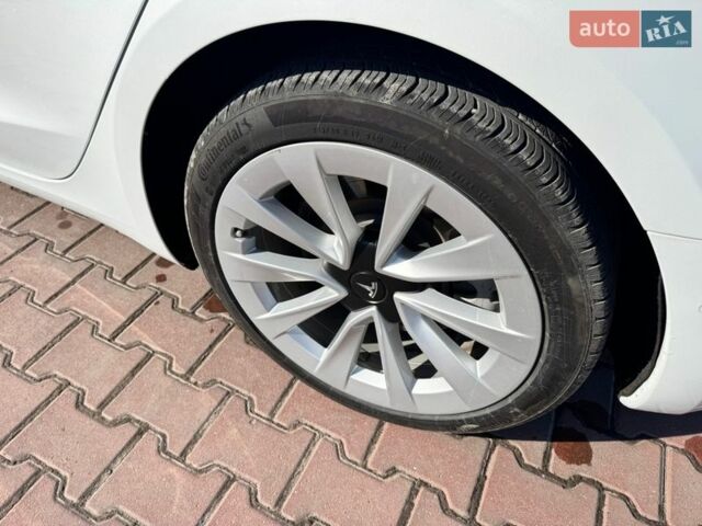 Білий Тесла Модель 3, об'ємом двигуна 0 л та пробігом 28 тис. км за 19900 $, фото 15 на Automoto.ua