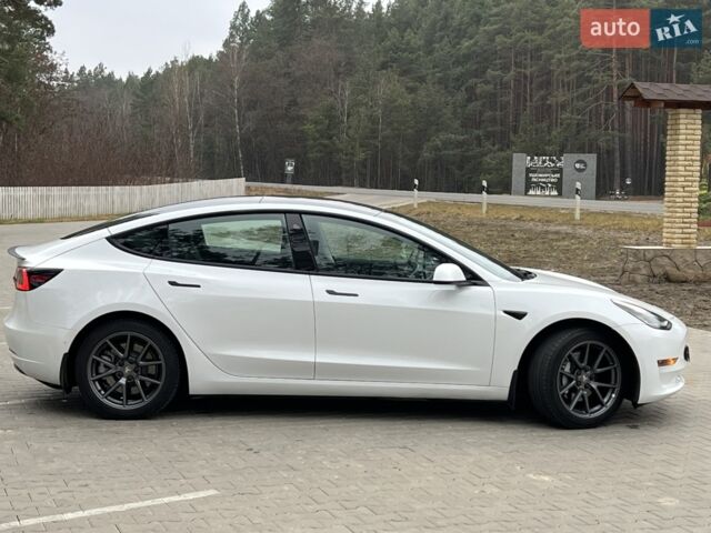 Белый Тесла Модель 3, объемом двигателя 0 л и пробегом 40 тыс. км за 22999 $, фото 3 на Automoto.ua