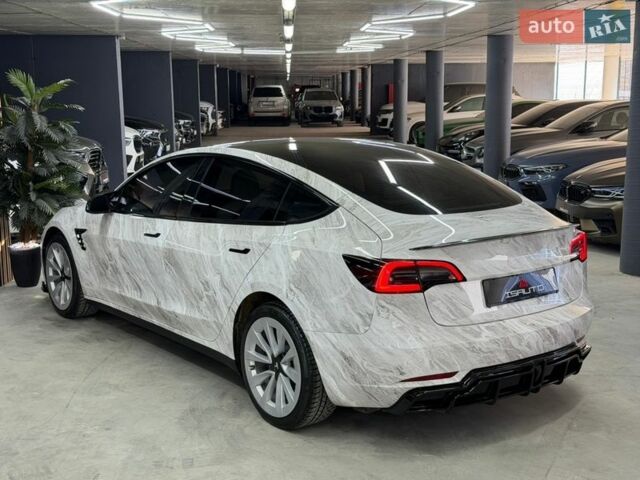 Білий Тесла Модель 3, об'ємом двигуна 0 л та пробігом 88 тис. км за 20900 $, фото 9 на Automoto.ua