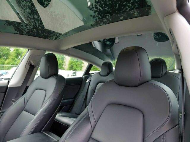 Білий Тесла Модель 3, об'ємом двигуна 0 л та пробігом 22 тис. км за 9786 $, фото 9 на Automoto.ua