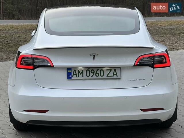 Белый Тесла Модель 3, объемом двигателя 0 л и пробегом 22 тыс. км за 24999 $, фото 5 на Automoto.ua