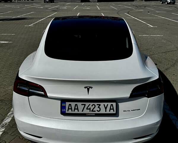 Білий Тесла Модель 3, об'ємом двигуна 0 л та пробігом 52 тис. км за 27300 $, фото 7 на Automoto.ua