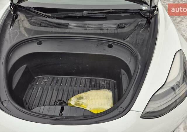 Белый Тесла Модель 3, объемом двигателя 0 л и пробегом 145 тыс. км за 16800 $, фото 20 на Automoto.ua