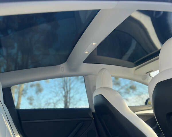 Білий Тесла Модель 3, об'ємом двигуна 0 л та пробігом 38 тис. км за 20999 $, фото 24 на Automoto.ua