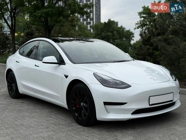 Белый Тесла Модель 3, объемом двигателя 0 л и пробегом 95 тыс. км за 19700 $, фото 10 на Automoto.ua