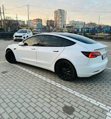Білий Тесла Модель 3, об'ємом двигуна 0 л та пробігом 87 тис. км за 23500 $, фото 4 на Automoto.ua