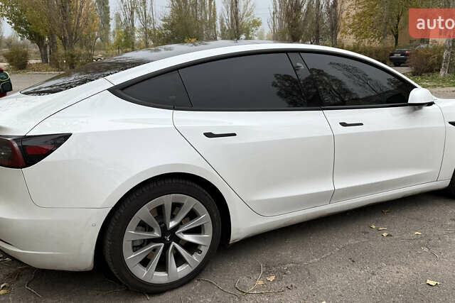 Белый Тесла Модель 3, объемом двигателя 0 л и пробегом 71 тыс. км за 20300 $, фото 1 на Automoto.ua