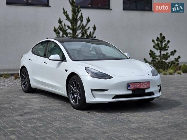 Белый Тесла Модель 3, объемом двигателя 0 л и пробегом 55 тыс. км за 21300 $, фото 11 на Automoto.ua