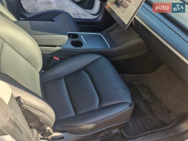 Белый Тесла Модель 3, объемом двигателя 0 л и пробегом 36 тыс. км за 25500 $, фото 16 на Automoto.ua