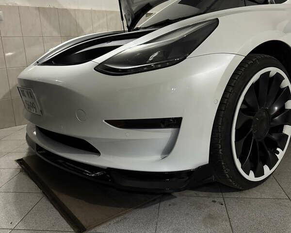 Білий Тесла Модель 3, об'ємом двигуна 0 л та пробігом 81 тис. км за 24950 $, фото 11 на Automoto.ua