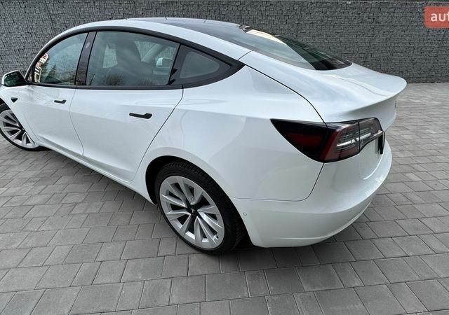 Белый Тесла Модель 3, объемом двигателя 0 л и пробегом 130 тыс. км за 18499 $, фото 15 на Automoto.ua