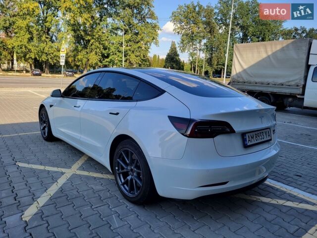 Білий Тесла Модель 3, об'ємом двигуна 0 л та пробігом 111 тис. км за 20500 $, фото 3 на Automoto.ua