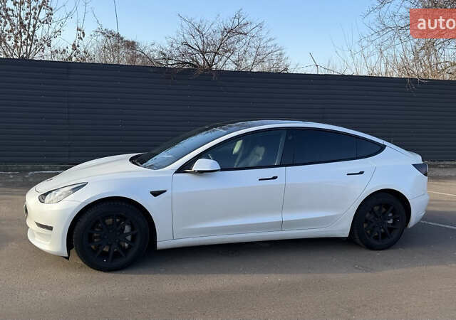 Білий Тесла Модель 3, об'ємом двигуна 0 л та пробігом 88 тис. км за 21000 $, фото 2 на Automoto.ua