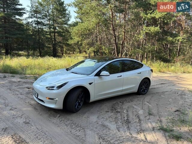 Білий Тесла Модель 3, об'ємом двигуна 0 л та пробігом 79 тис. км за 22400 $, фото 1 на Automoto.ua