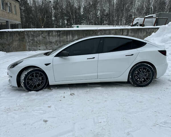 Белый Тесла Модель 3, объемом двигателя 0 л и пробегом 62 тыс. км за 23500 $, фото 16 на Automoto.ua
