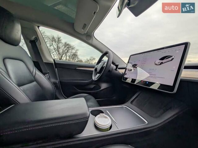 Белый Тесла Модель 3, объемом двигателя 0 л и пробегом 118 тыс. км за 21999 $, фото 6 на Automoto.ua