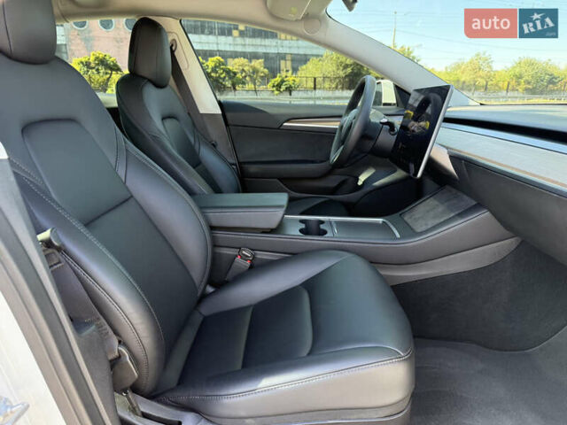 Белый Тесла Модель 3, объемом двигателя 0 л и пробегом 13 тыс. км за 23500 $, фото 14 на Automoto.ua