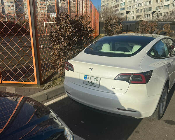 Белый Тесла Модель 3, объемом двигателя 0 л и пробегом 48 тыс. км за 24900 $, фото 5 на Automoto.ua