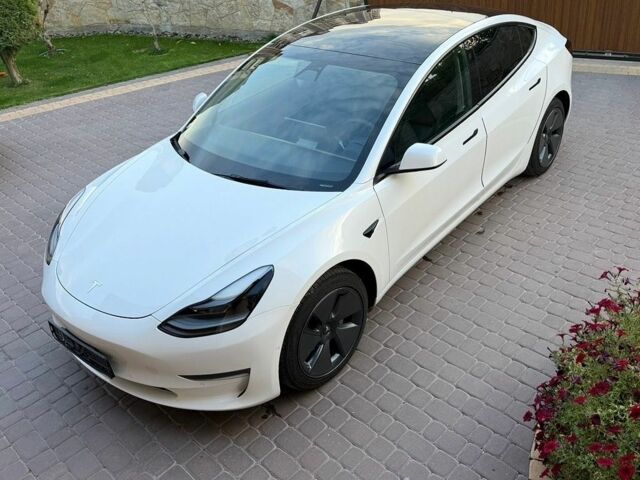 Белый Тесла Модель 3, объемом двигателя 0 л и пробегом 99 тыс. км за 23500 $, фото 5 на Automoto.ua