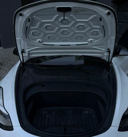 Білий Тесла Модель 3, об'ємом двигуна 0 л та пробігом 149 тис. км за 17200 $, фото 17 на Automoto.ua