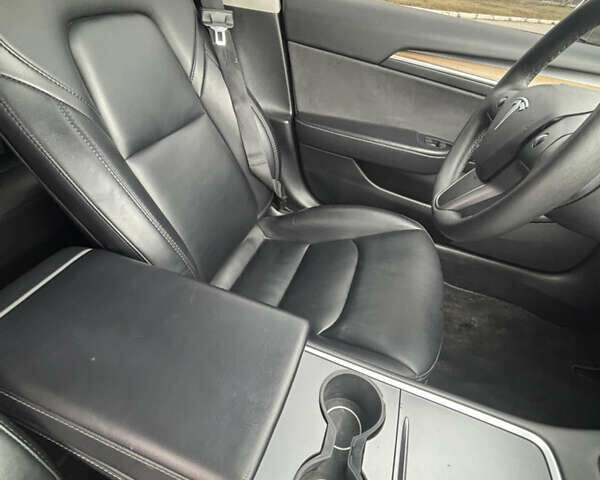 Білий Тесла Модель 3, об'ємом двигуна 0 л та пробігом 76 тис. км за 16500 $, фото 28 на Automoto.ua