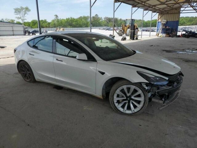 Білий Тесла Модель 3, об'ємом двигуна 0 л та пробігом 38 тис. км за 8000 $, фото 2 на Automoto.ua