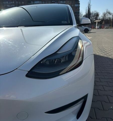 Білий Тесла Модель 3, об'ємом двигуна 0 л та пробігом 88 тис. км за 22500 $, фото 18 на Automoto.ua