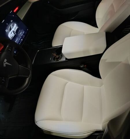 Белый Тесла Модель 3, объемом двигателя 0 л и пробегом 100 тыс. км за 23500 $, фото 4 на Automoto.ua