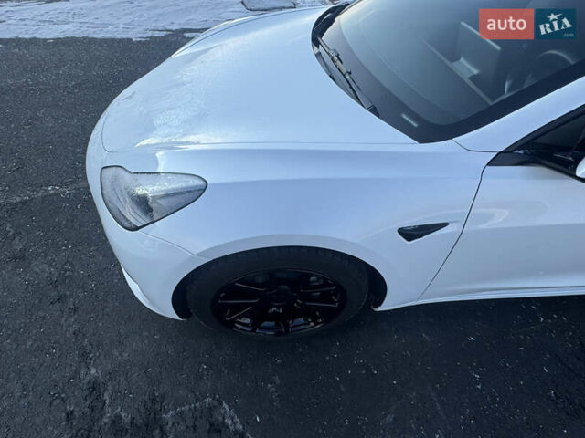 Білий Тесла Модель 3, об'ємом двигуна 0 л та пробігом 47 тис. км за 24500 $, фото 9 на Automoto.ua