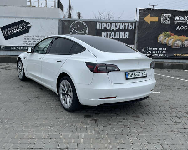 Білий Тесла Модель 3, об'ємом двигуна 0 л та пробігом 62 тис. км за 21500 $, фото 2 на Automoto.ua