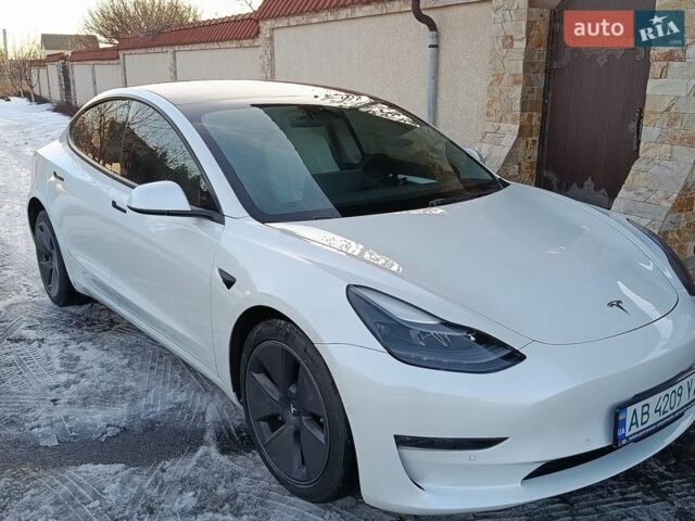 Белый Тесла Модель 3, объемом двигателя 0 л и пробегом 30 тыс. км за 21200 $, фото 2 на Automoto.ua