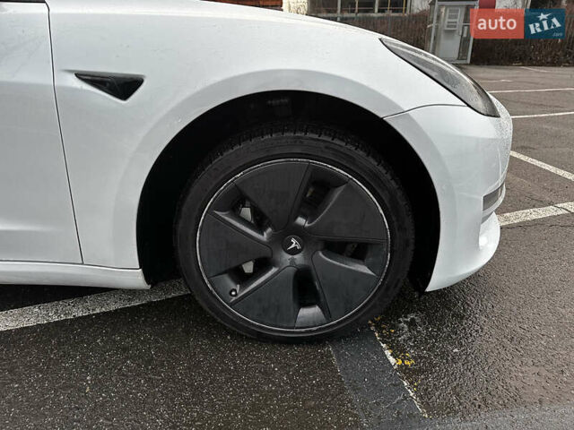 Білий Тесла Модель 3, об'ємом двигуна 0 л та пробігом 115 тис. км за 20900 $, фото 16 на Automoto.ua