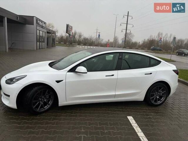 Білий Тесла Модель 3, об'ємом двигуна 0 л та пробігом 73 тис. км за 18100 $, фото 3 на Automoto.ua