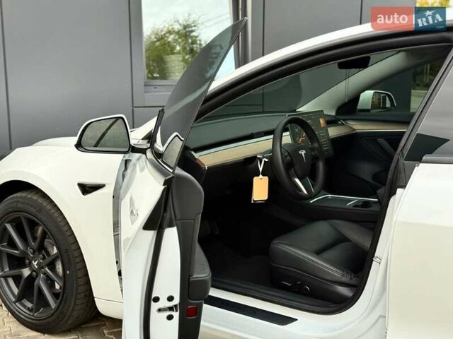 Белый Тесла Модель 3, объемом двигателя 0 л и пробегом 70 тыс. км за 22600 $, фото 23 на Automoto.ua