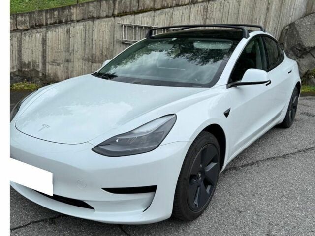 Белый Тесла Модель 3, объемом двигателя 0 л и пробегом 42 тыс. км за 13000 $, фото 5 на Automoto.ua